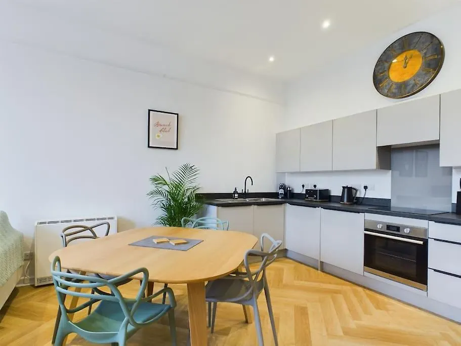 Ferienhaus Arcadia House, Central Location With Parking, King Size Bed And Wifi Cheltenham Großbritannien